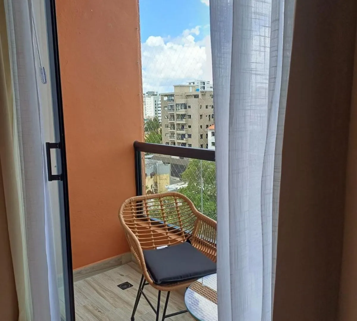 Apartment Luxury Modern 2 Bedroom Apt Kingbed,Pool,Gym,Rooftop