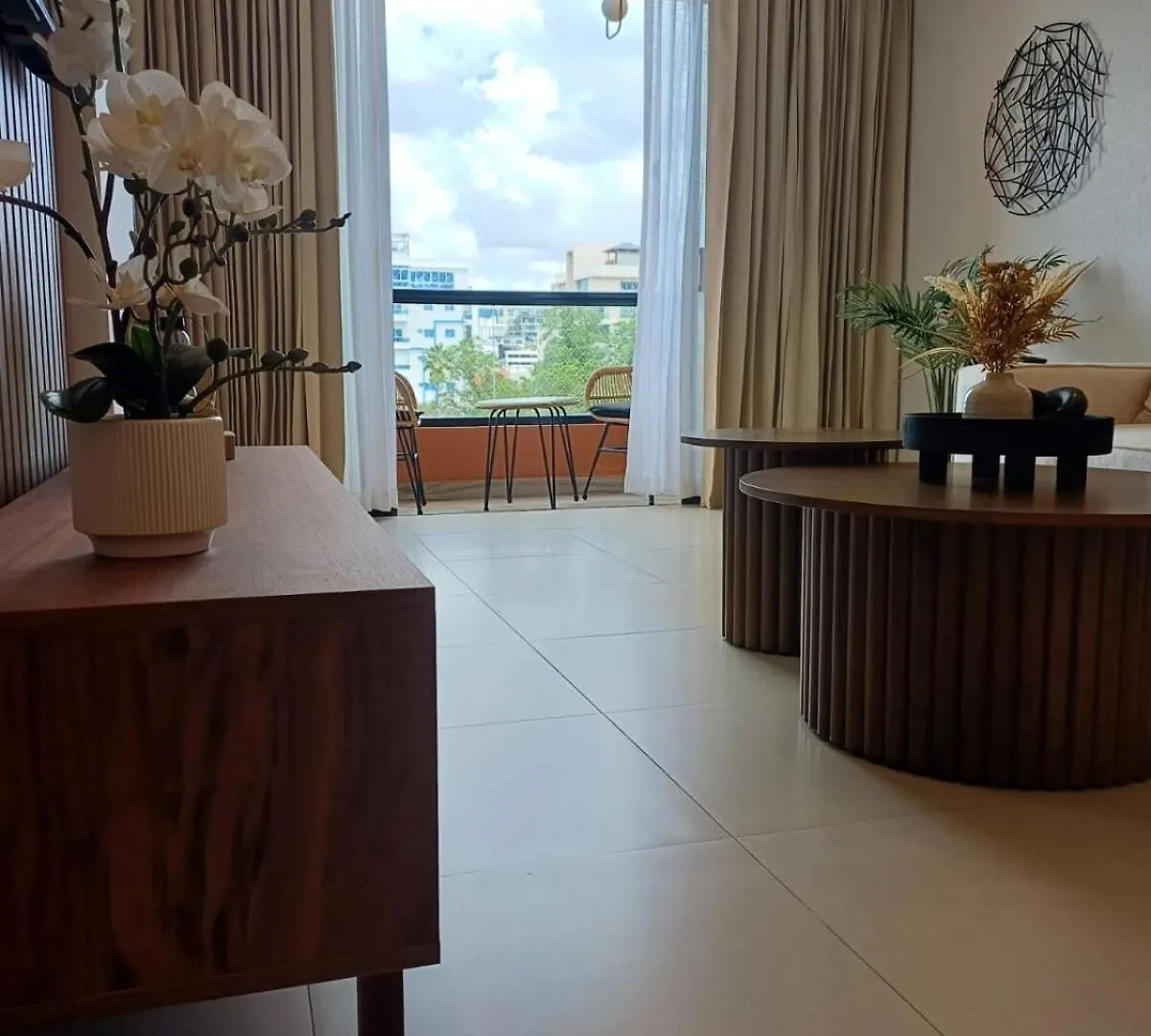 Apartment Luxury Modern 2 Bedroom Apt Kingbed,Pool,Gym,Rooftop