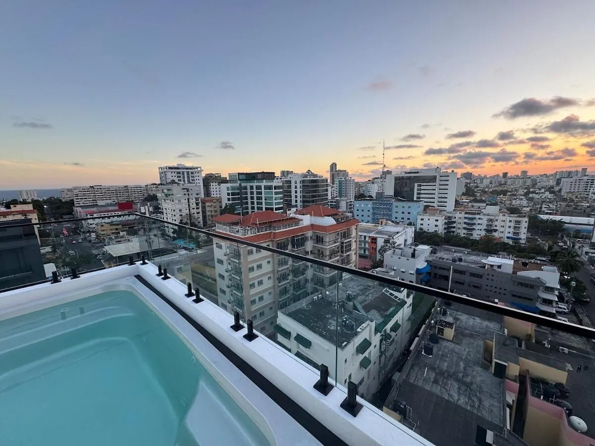 Luxury Modern 2 Bedroom Apt Kingbed,Pool,Gym,Rooftop