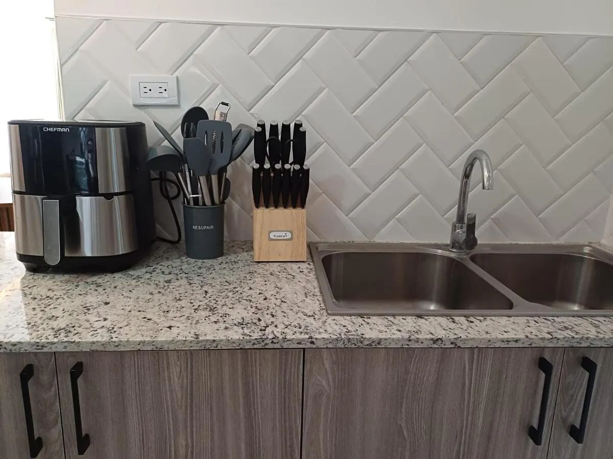 Luxury Modern 2 Bedroom Apt Kingbed,Pool,Gym,Rooftop Apartment