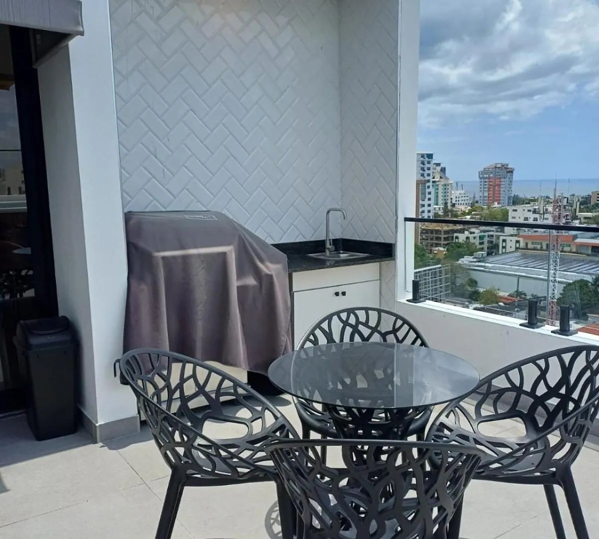 Luxury Modern 2 Bedroom Apt Kingbed,Pool,Gym,Rooftop Dominican Republic