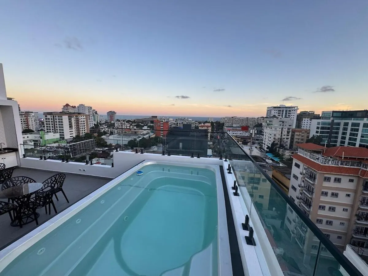 Apartment Luxury Modern 2 Bedroom Apt Kingbed,Pool,Gym,Rooftop